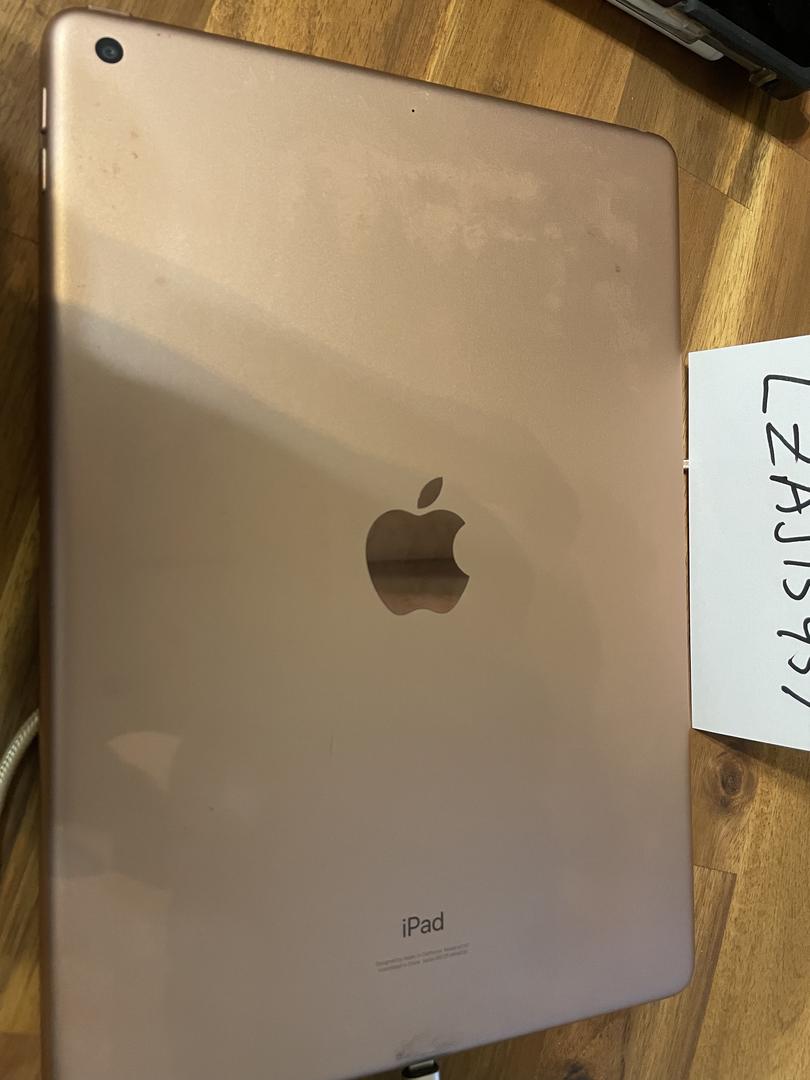 Apple iPad 7th Gen, color Gold
