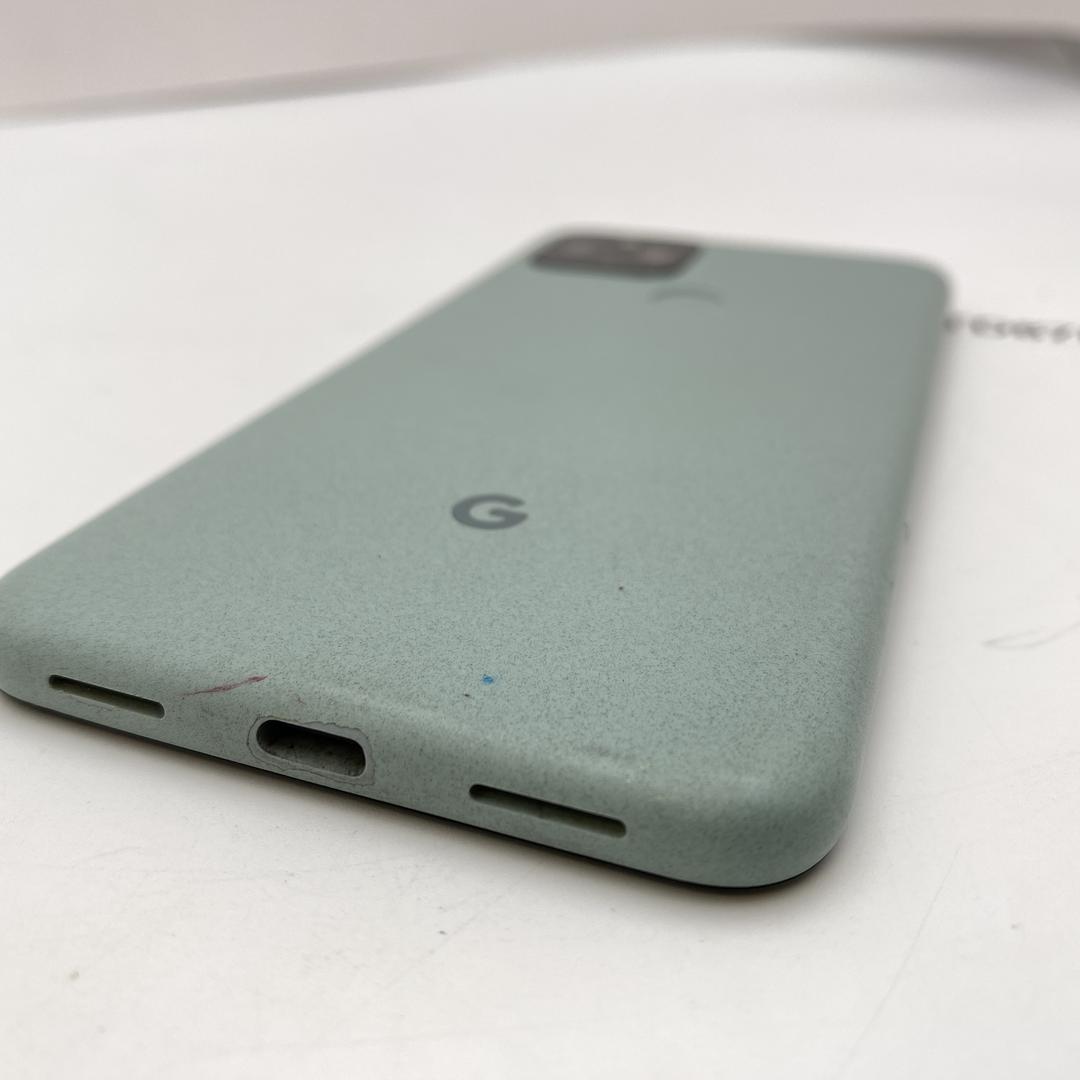 Google Pixel 5, color Sage