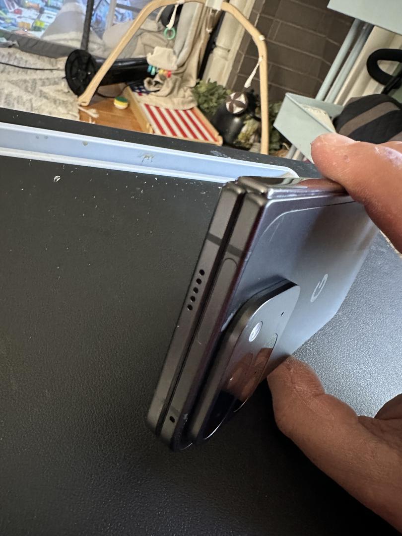 Google Pixel 9 Pro Fold, color Obsidian
