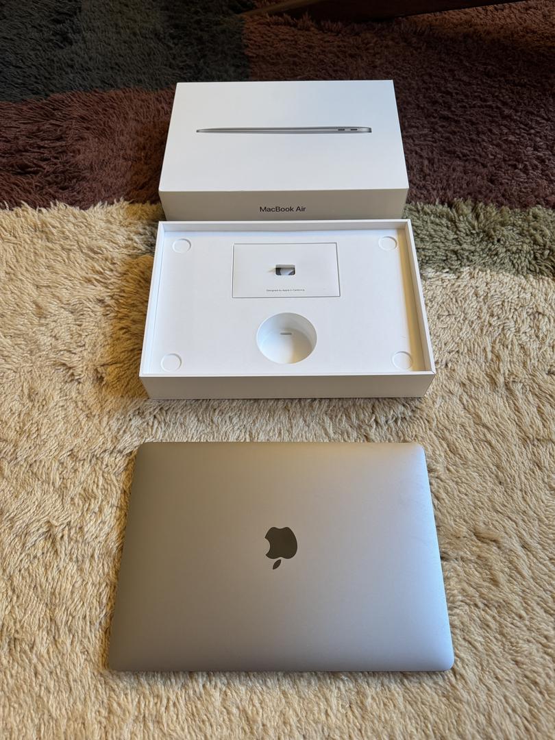 MacBook Air 2018 - 13", color Gray