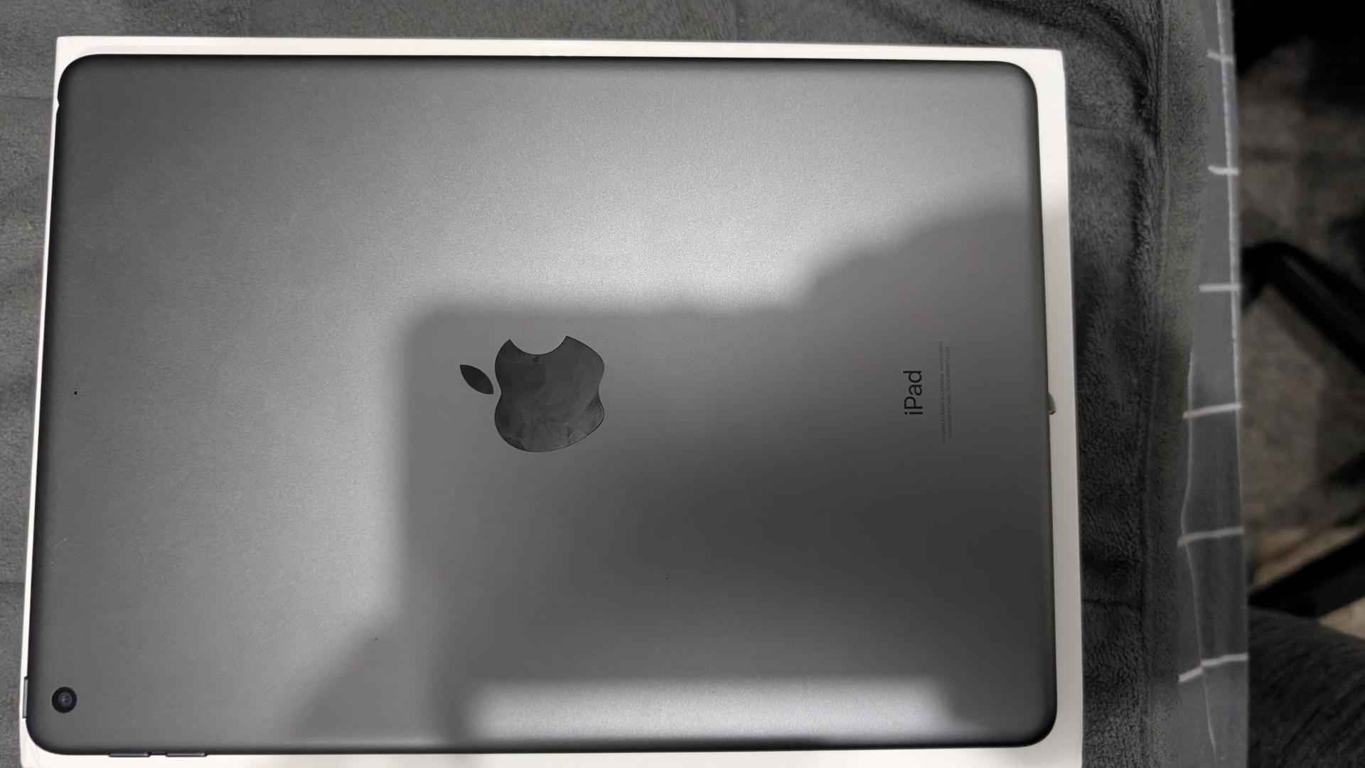 Apple iPad 9th Gen, color Gray