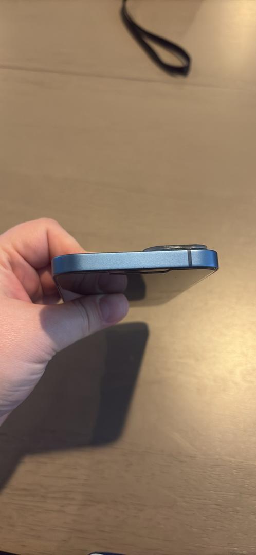 Apple iPhone 13, color Blue