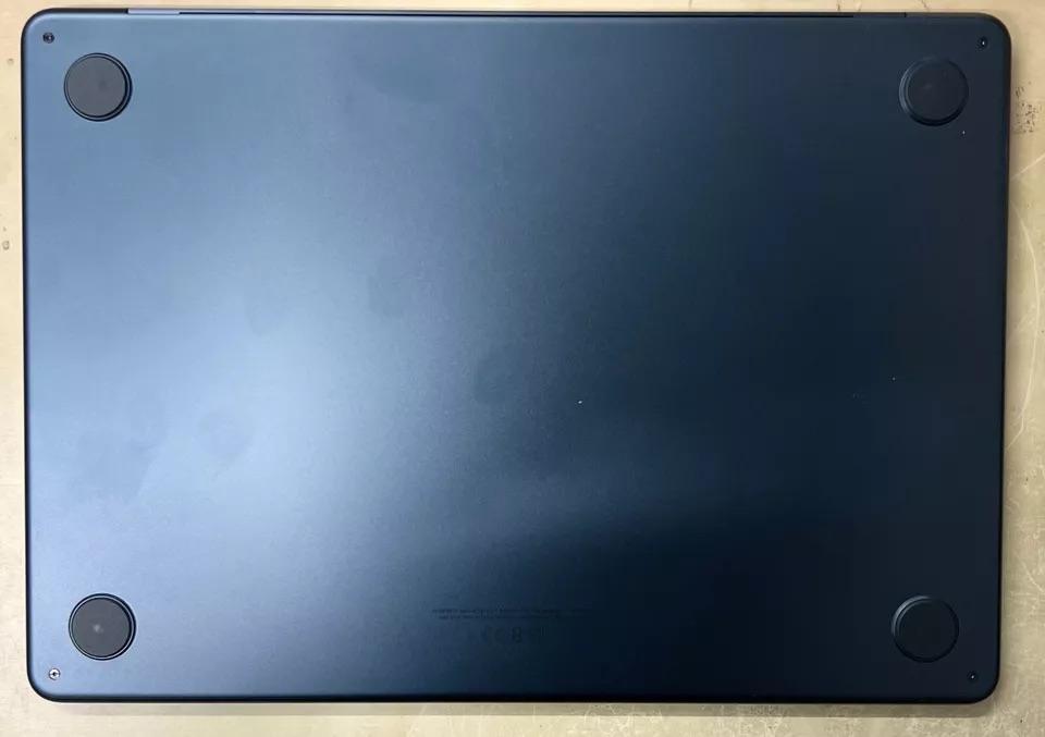 MacBook Air 2023 - 15", color Midnight
