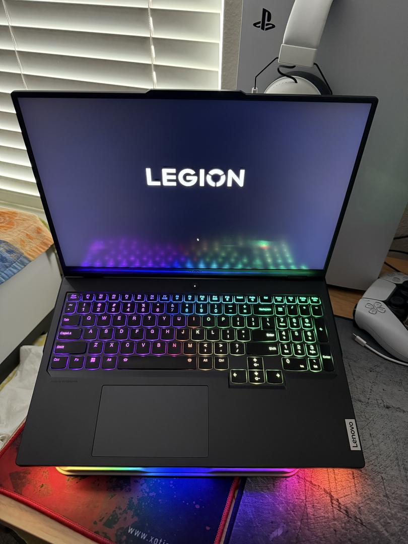 Lenovo Legion Pro 7, color