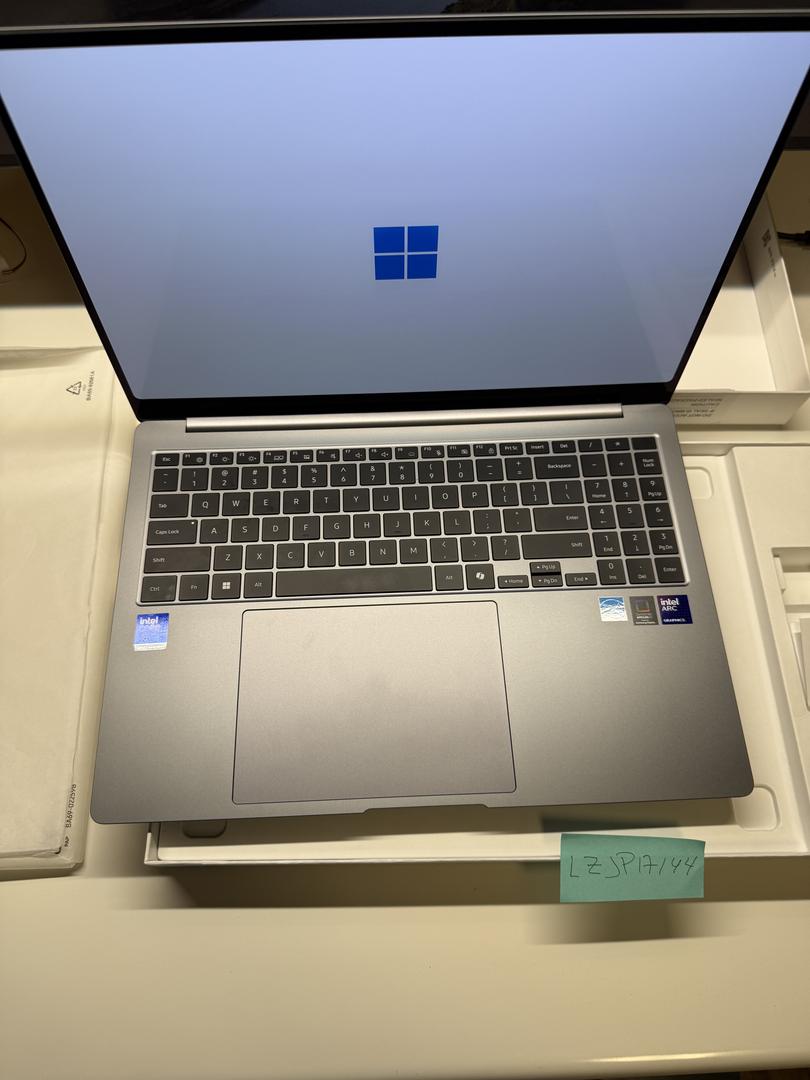 Samsung Galaxy Book5 Pro, color Gray