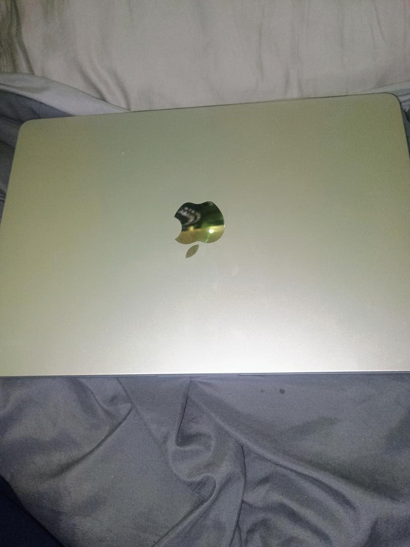 MacBook Air 2025 (M4) - 13", color Silver