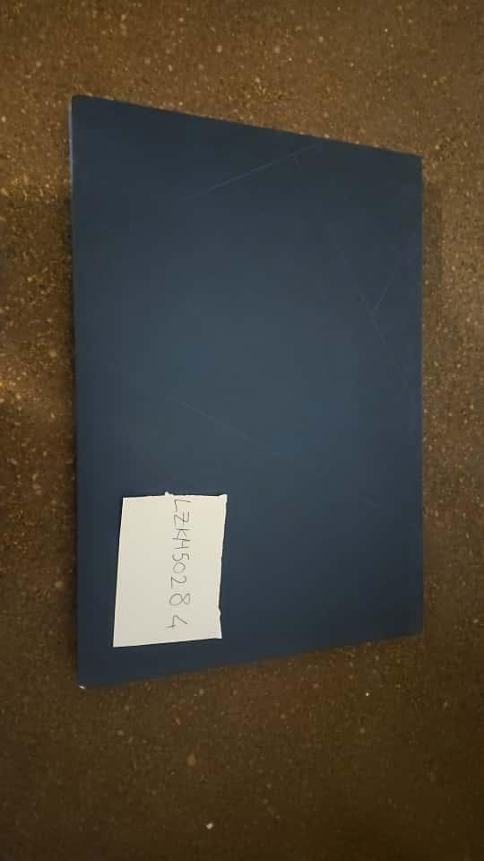 Asus Zenbook, color