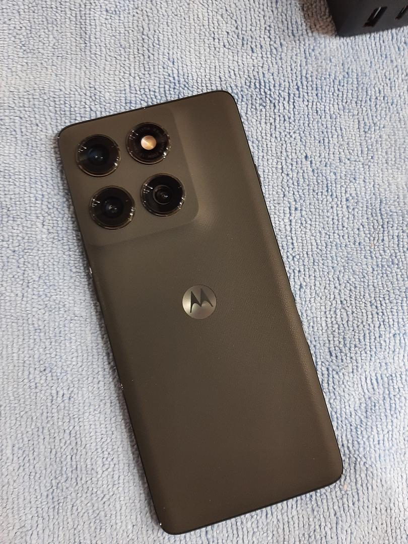 Motorola Edge (2025), color