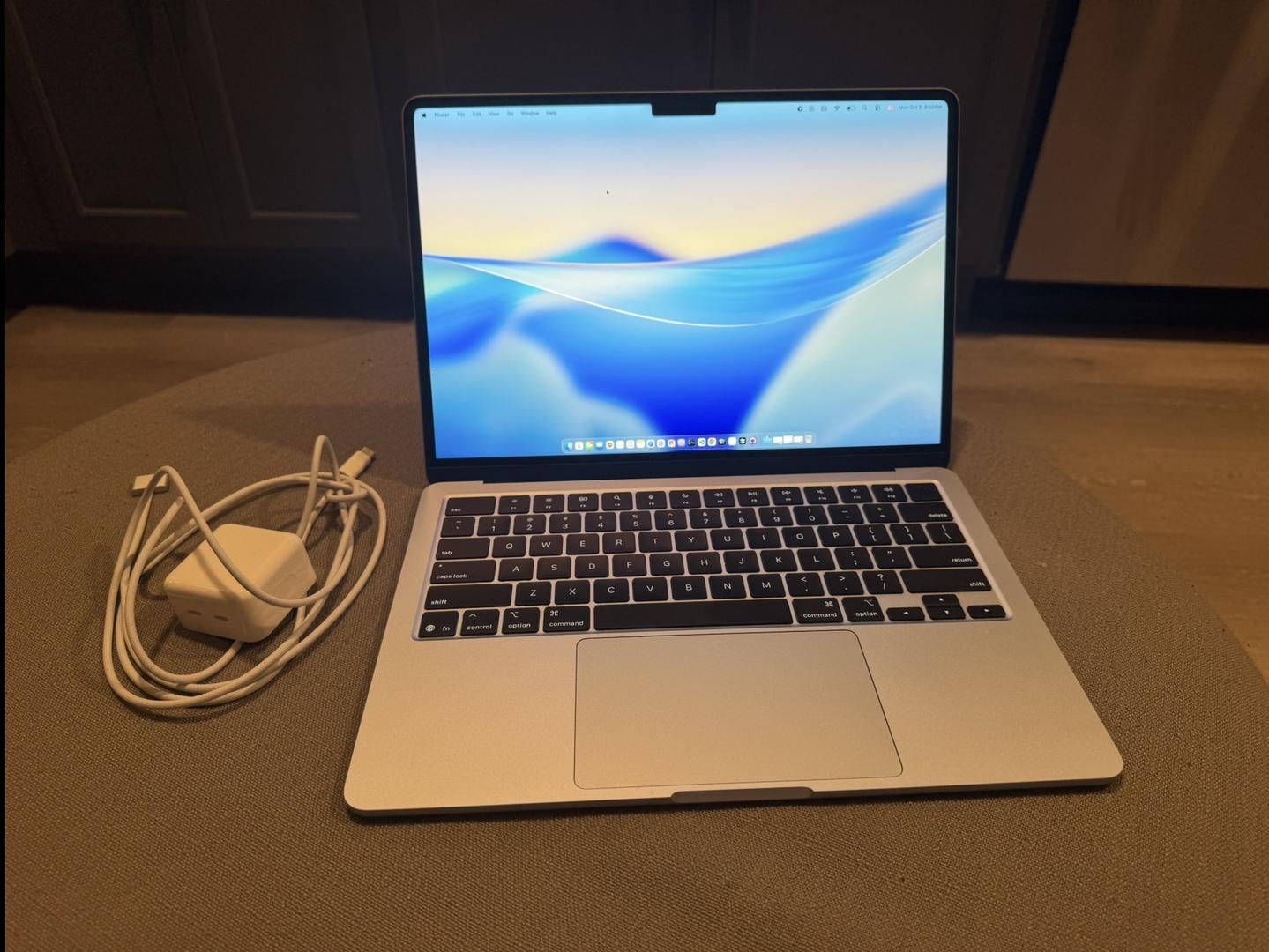 MacBook Air 2025 (M4) - 13 inch - Guide, Specs, Prices, and More