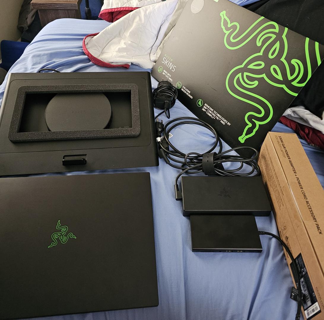 Razer Blade 16" 2025, color Black