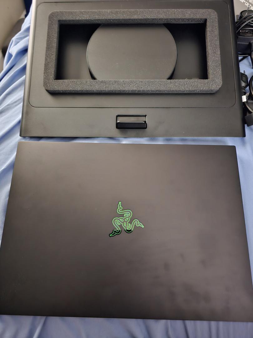 Razer Blade 16" 2025, color Black