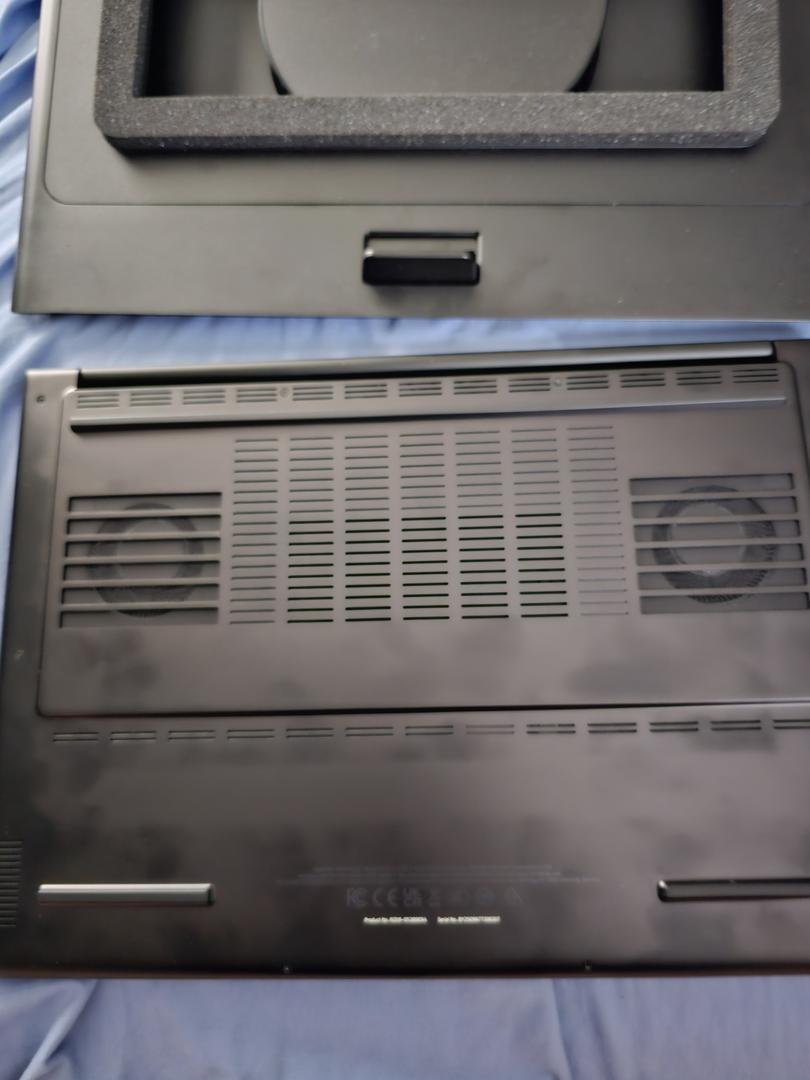 Razer Blade 16" 2025, color Black