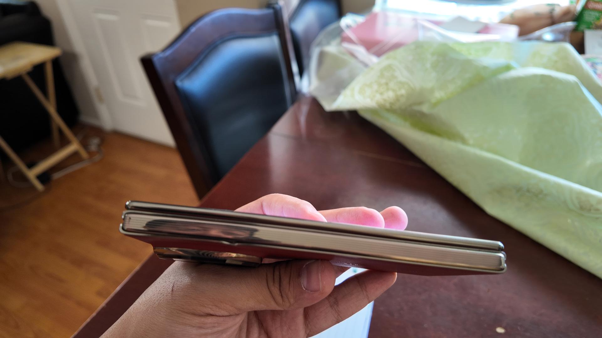 Huawei Mate XT Ultimate, color Red