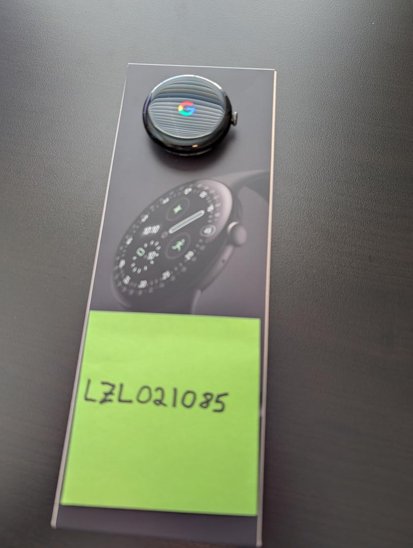Google Pixel Watch 4, color Black