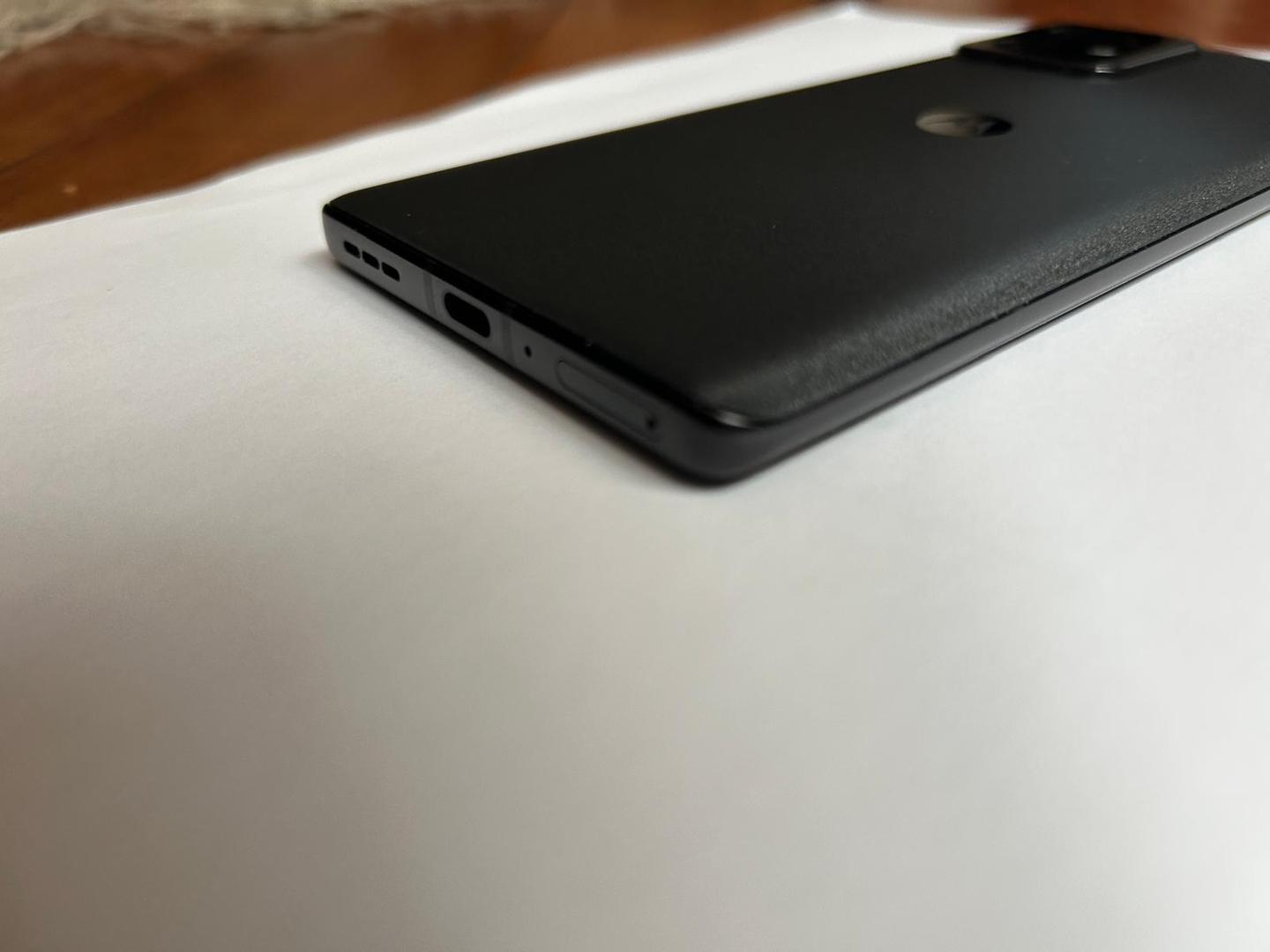 Motorola Edge Plus (2023), color Black