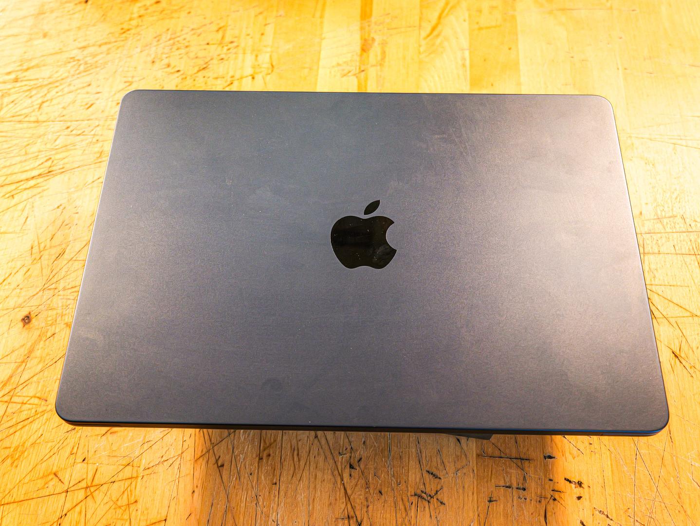 MacBook Air 2025 (M4) - 13 inch - Product Guide, Specs, Prices