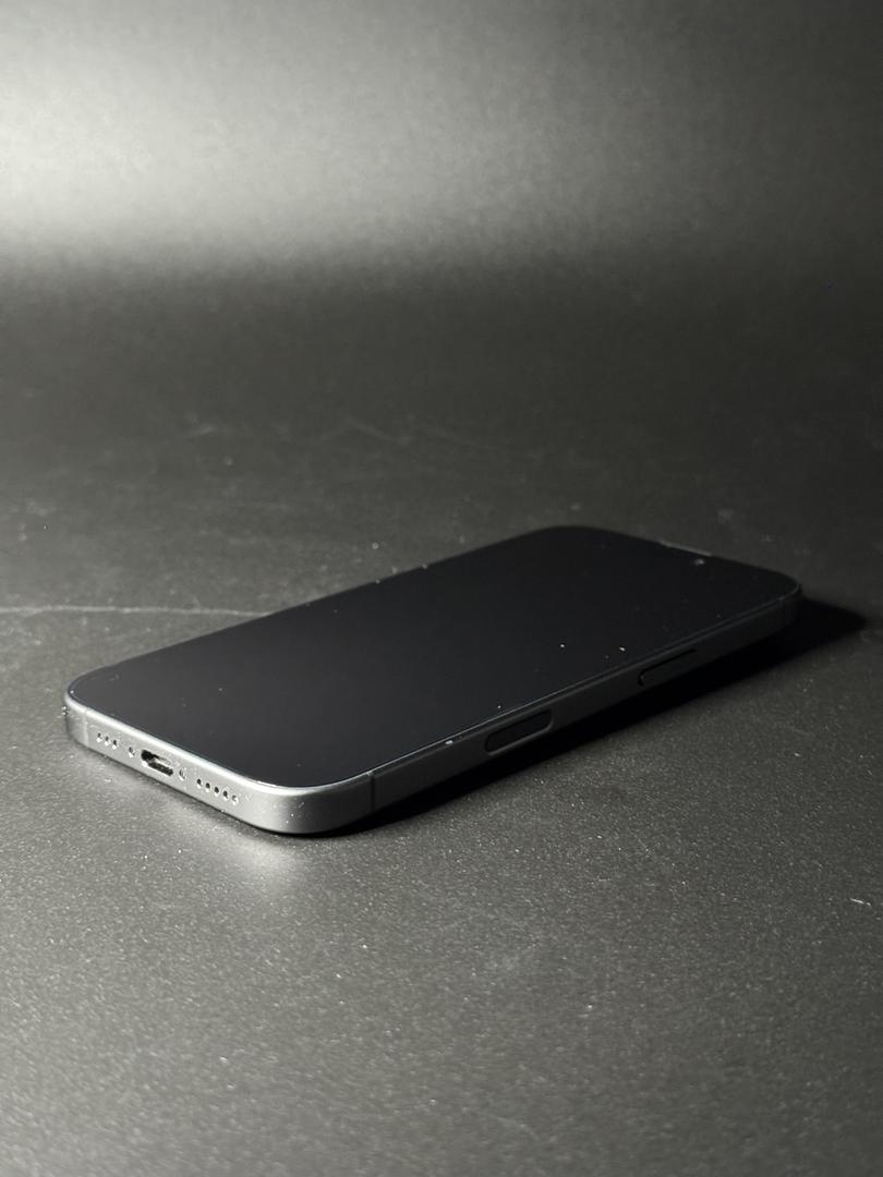 Apple iPhone 17 - Unlocked, 256GB, Black, A3258 - LZNN16984 - Swappa