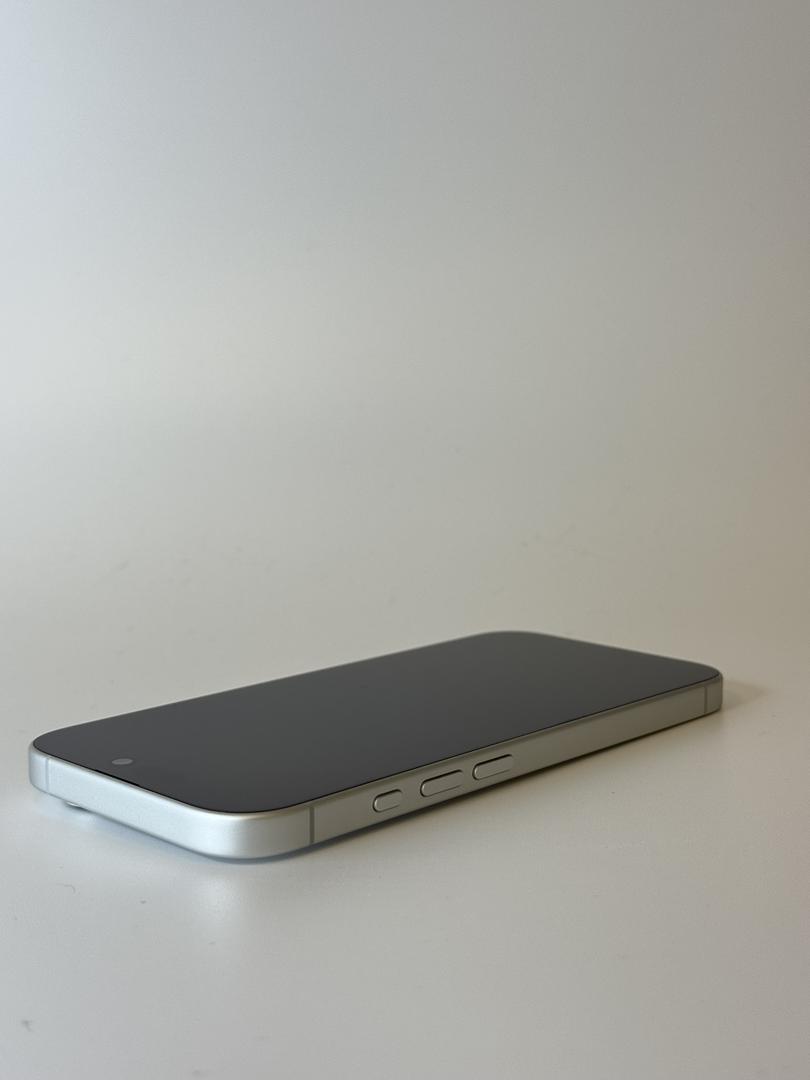 Apple iPhone 17 - Unlocked, 256GB, White, A3258 - LZNN79906 - Swappa