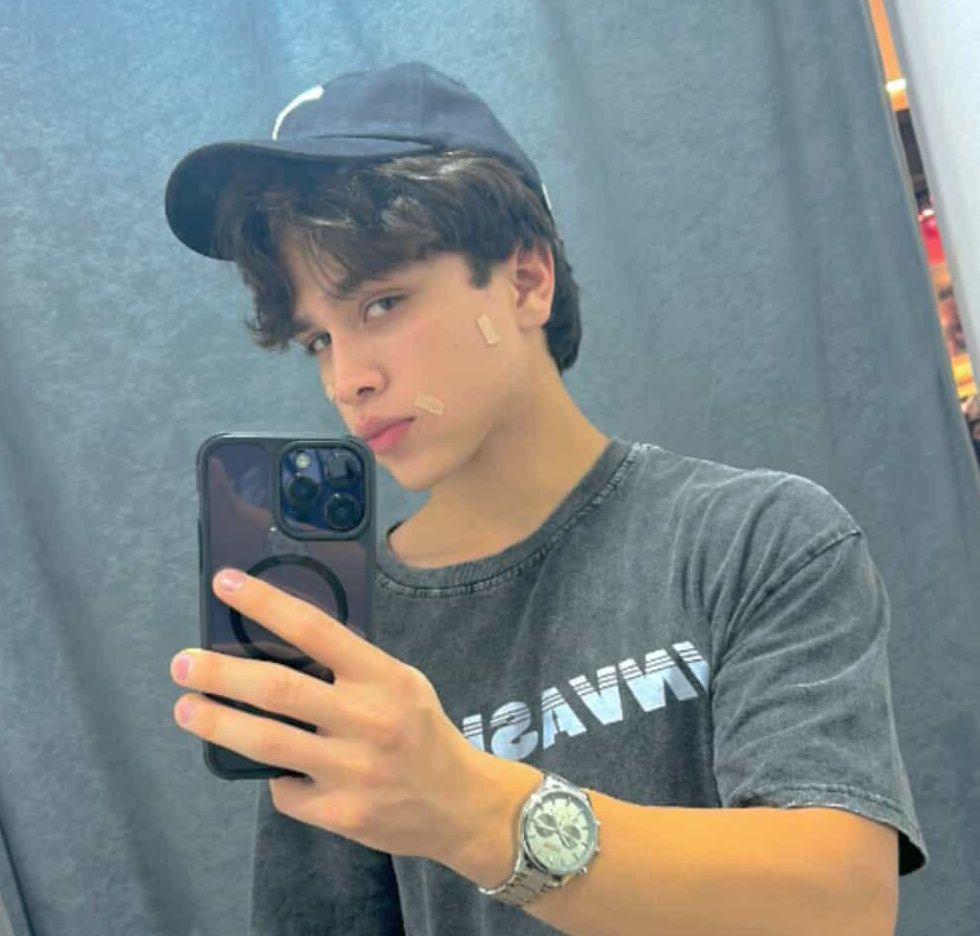 Cristopher V.